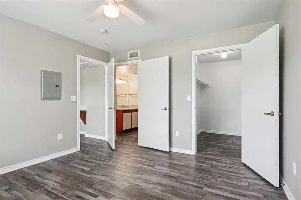 700 Timber Oaks Lane, Grand Prairie, TX 75051