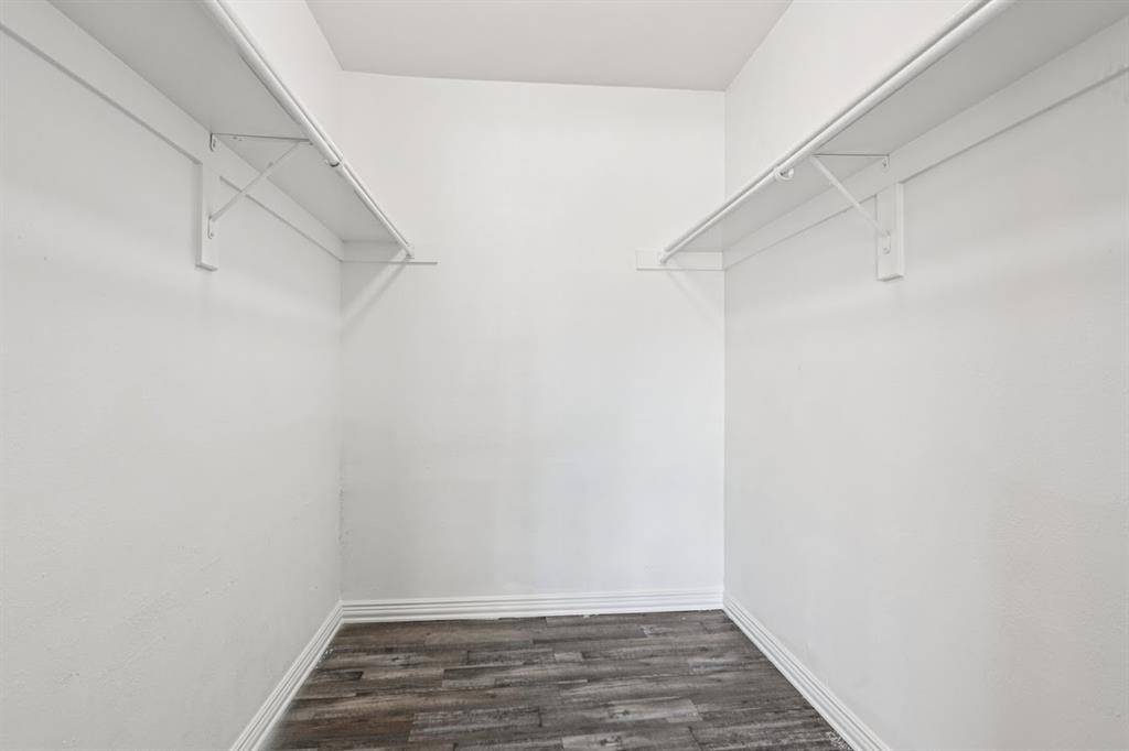 700 Timber Oaks Lane, Grand Prairie, TX 75051