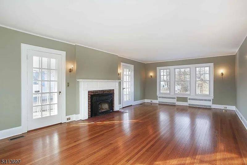 90 Prospect St, Somerville Boro, NJ 08876
