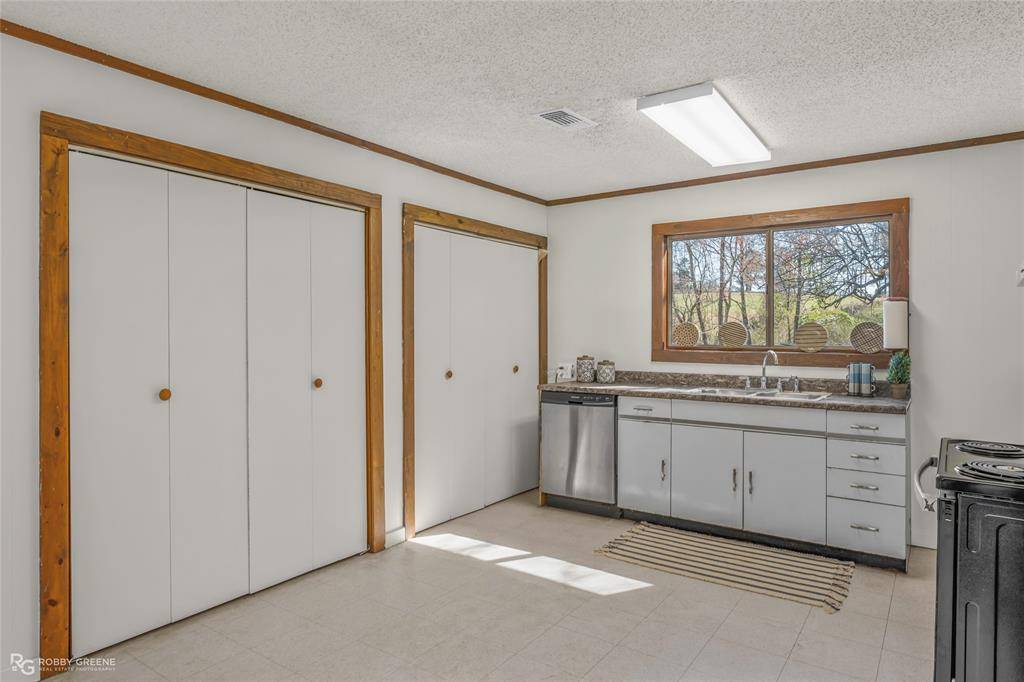 203 Thomas Road, Athens, LA 71003