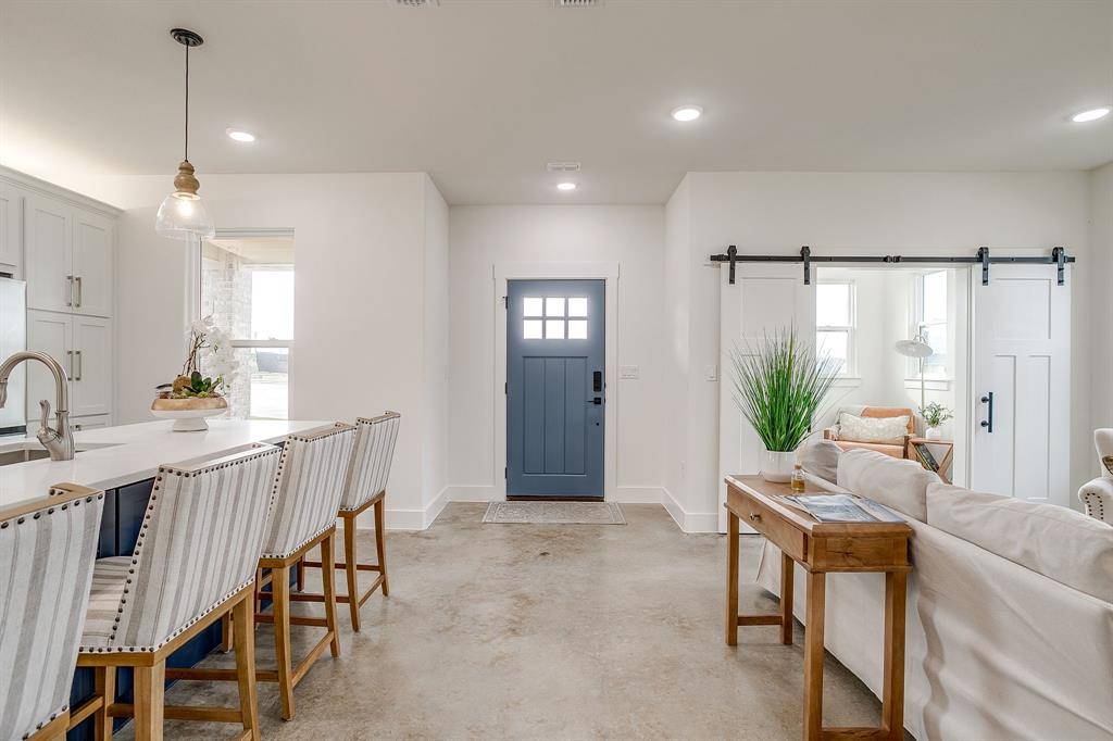 104 Cardinal Woods Court, Granbury, TX 76049