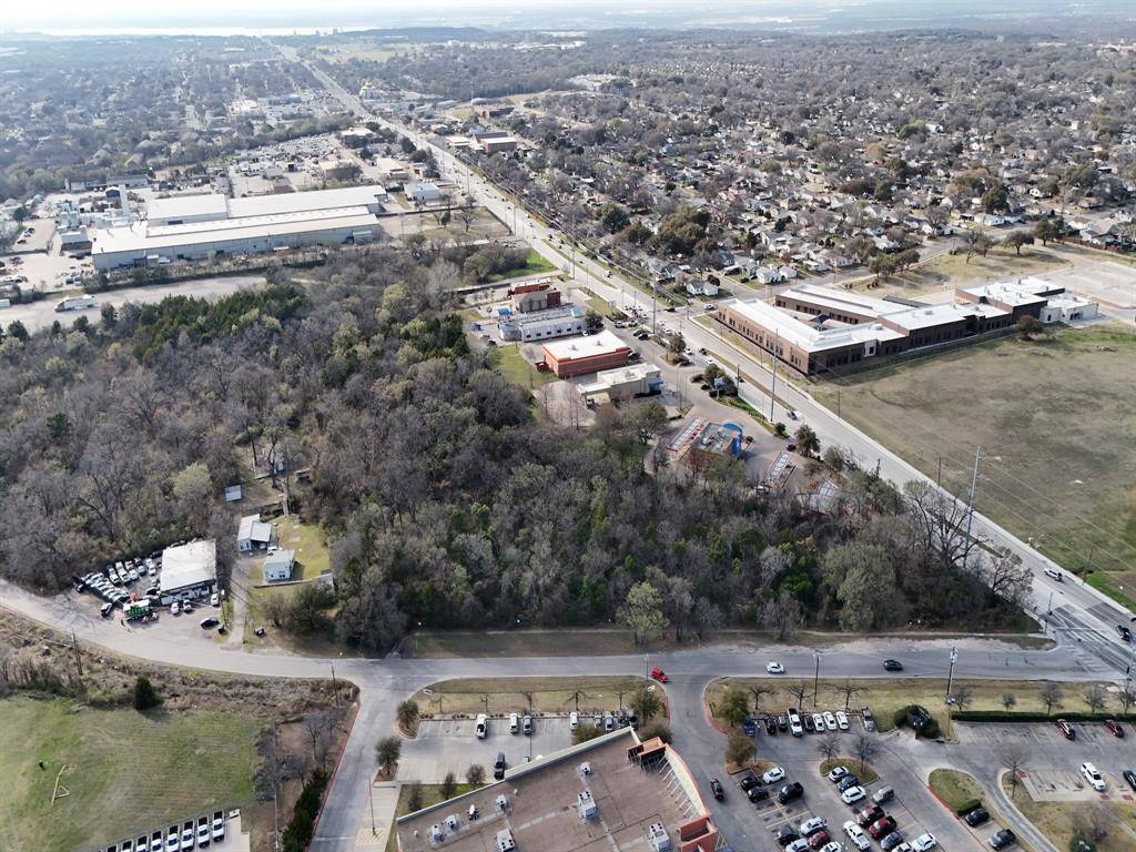3720 W Illinois Avenue, Dallas, TX 75211
