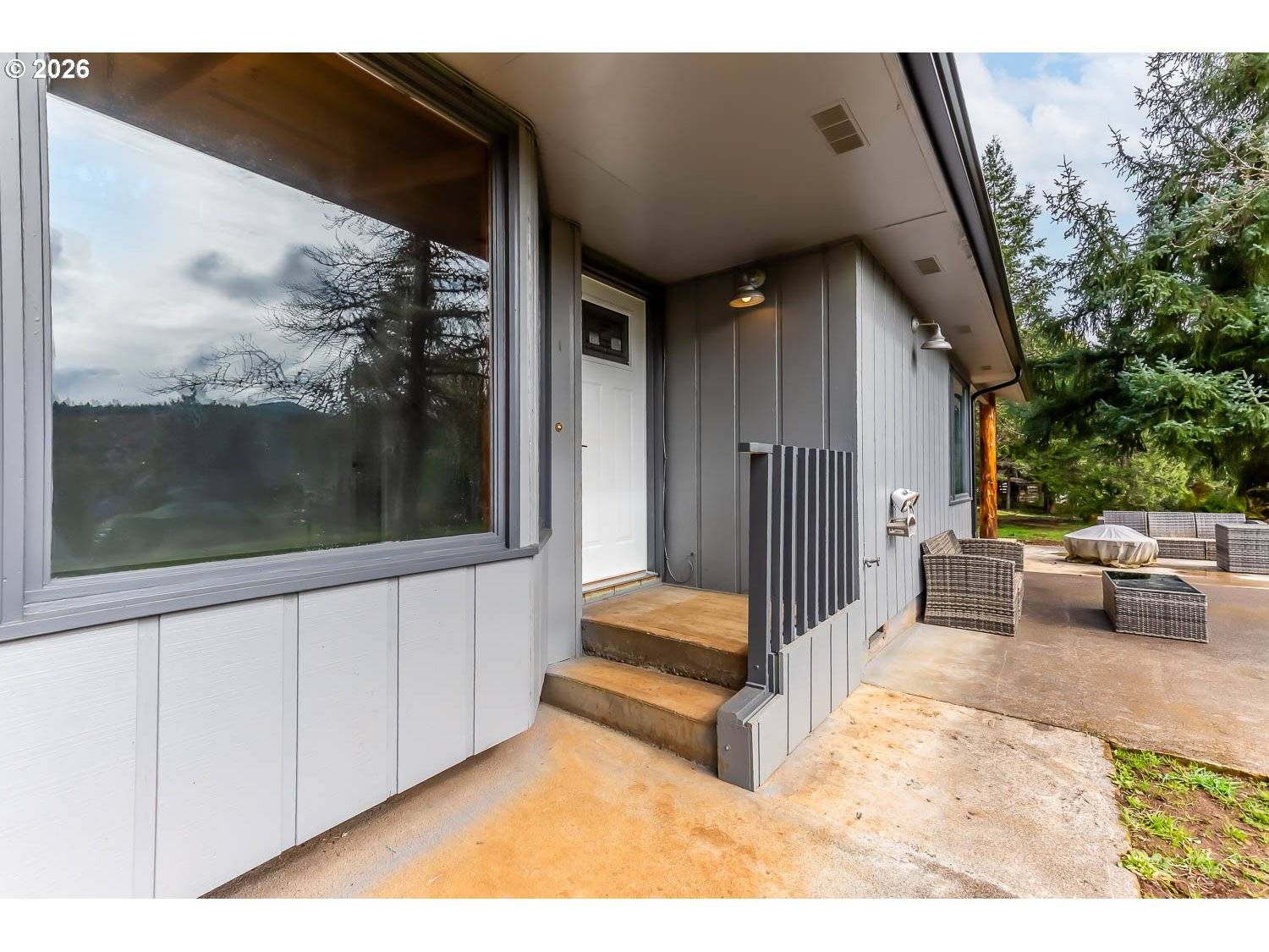 48187 MCFARLAND RD, Oakridge, OR 97463