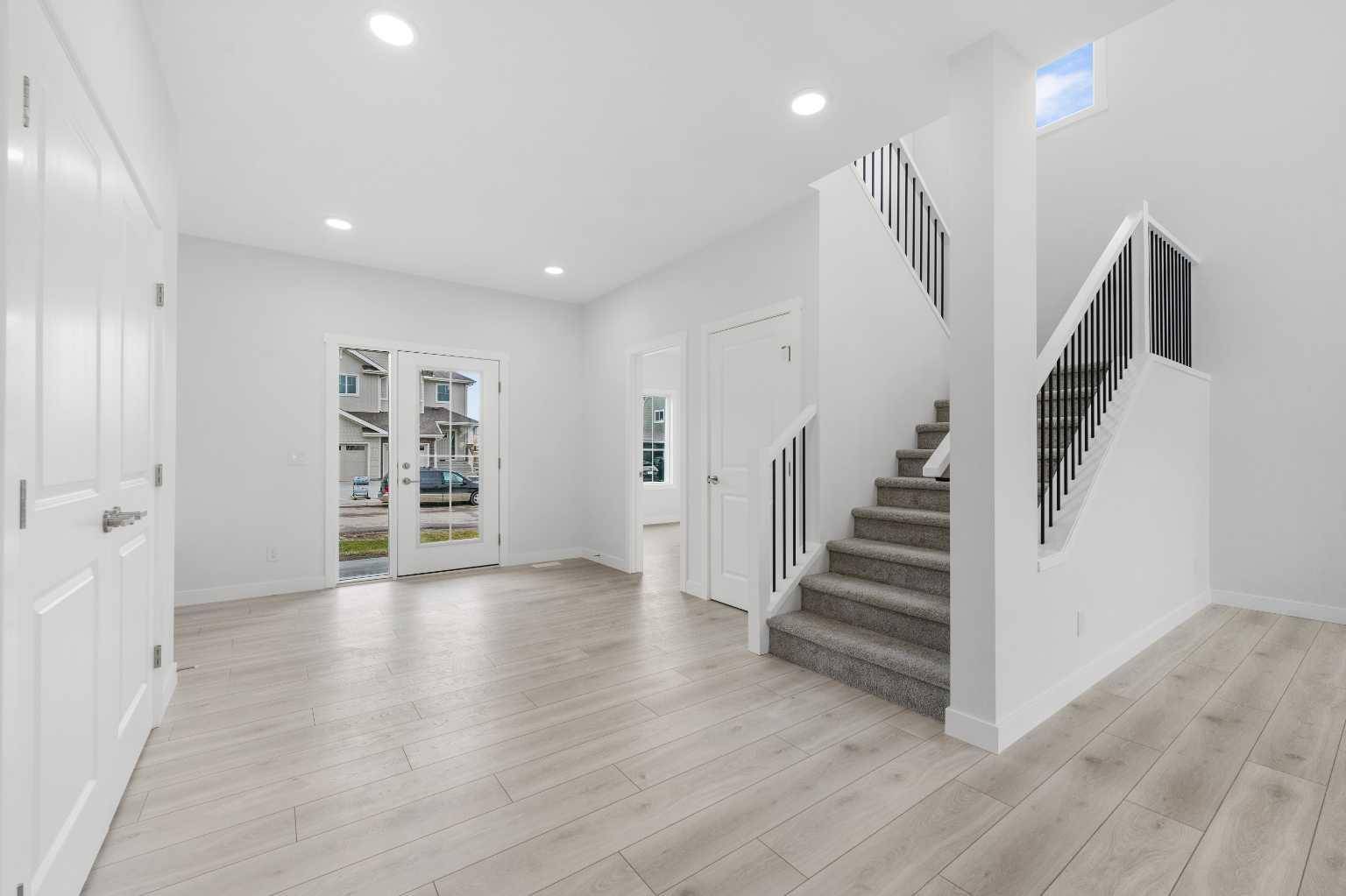 142 Sunstone WAY, Balzac, AB T4B 5T5