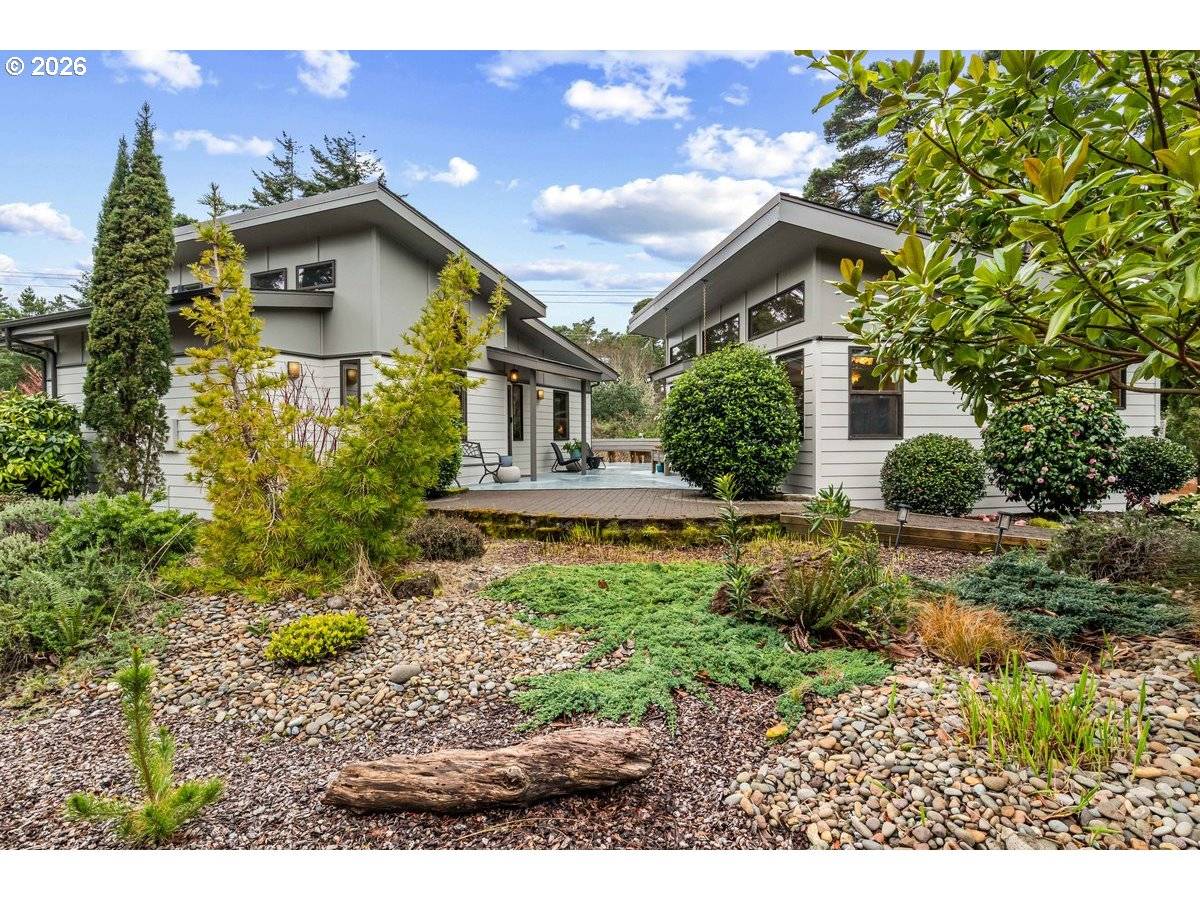 4975 HECETA BEACH RD, Florence, OR 97439