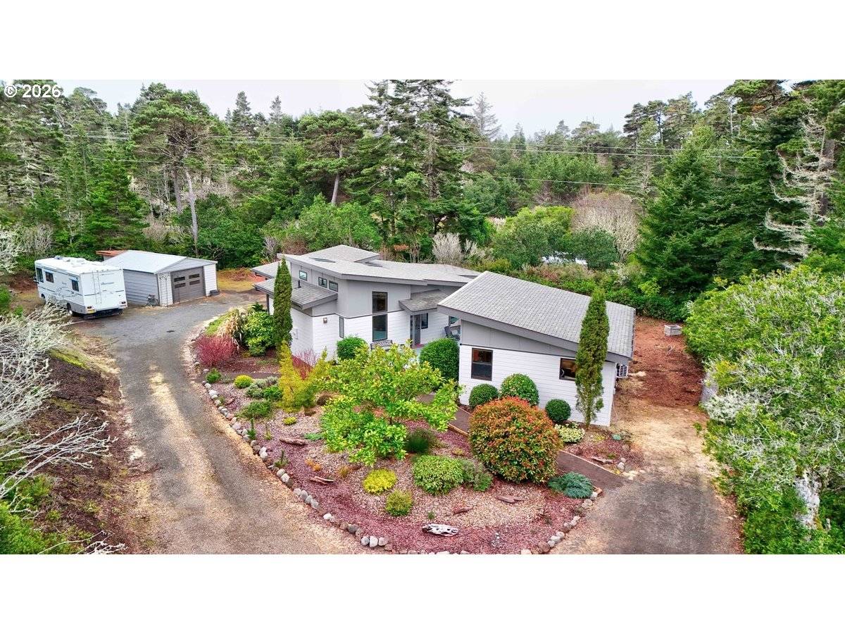 4975 HECETA BEACH RD, Florence, OR 97439