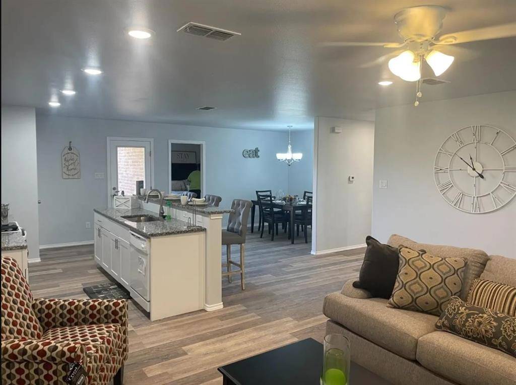 8424 10th Place, Lubbock, TX 79416