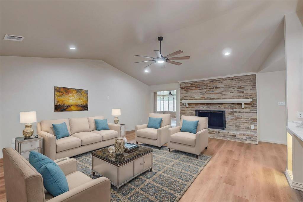 3714 Kiest Knoll Drive, Dallas, TX 75233