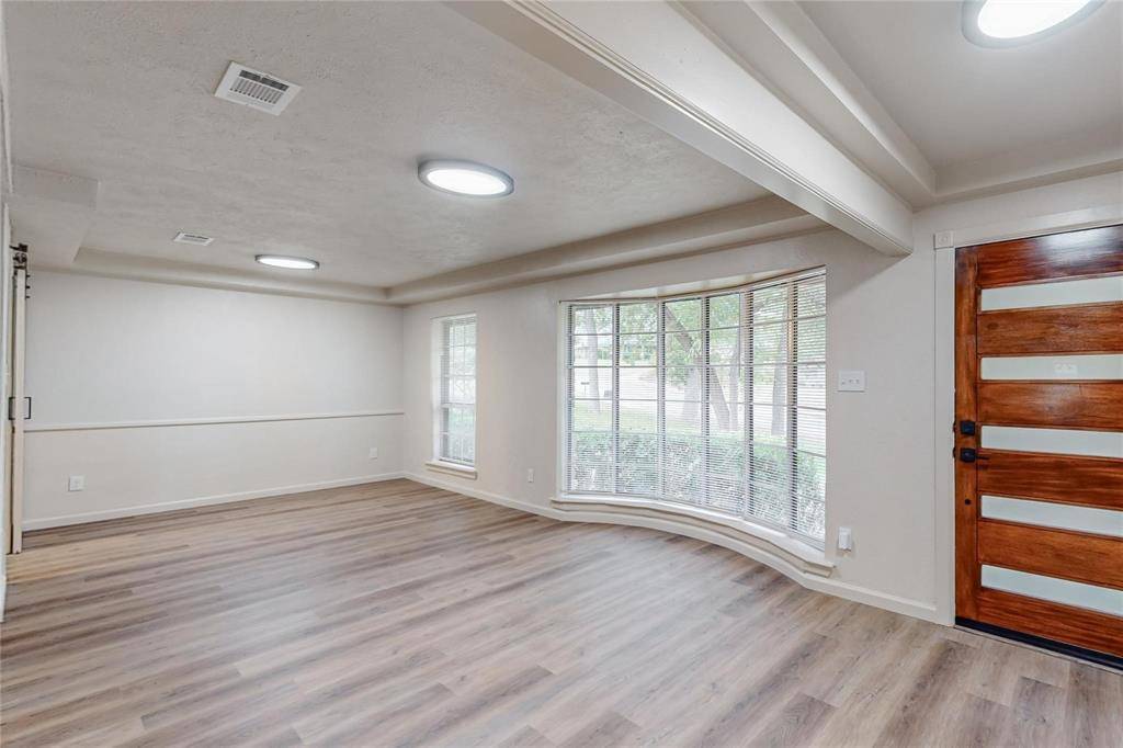 3714 Kiest Knoll Drive, Dallas, TX 75233