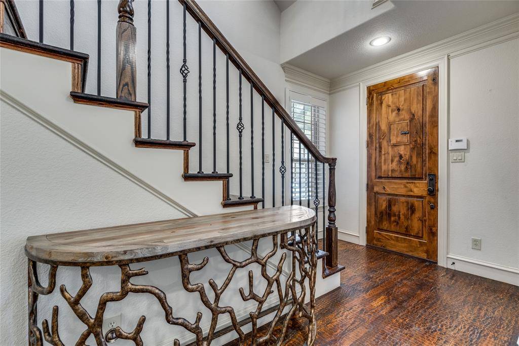 4045 Winsor Drive, Farmers Branch, TX 75244