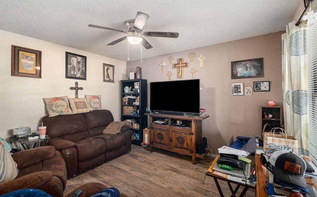 117 WALNUT CREEK Drive, Azle, TX 76020