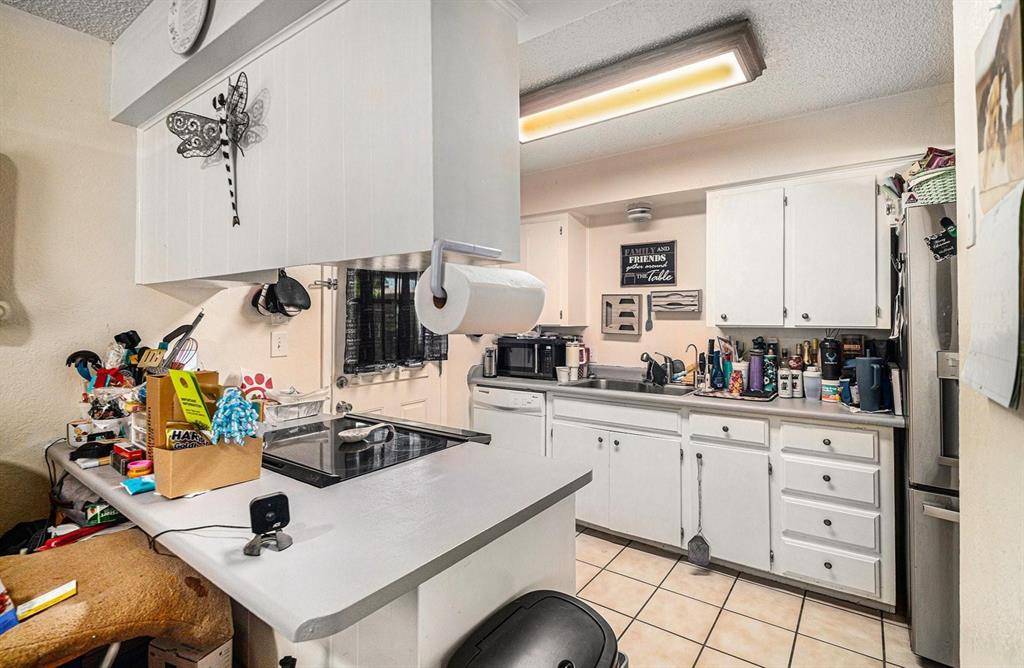 117 WALNUT CREEK Drive, Azle, TX 76020