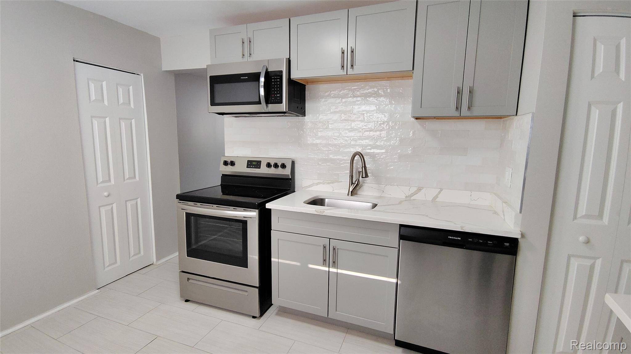 1770 E Woodward Heights BLVD #C1, Hazel Park, MI 48030