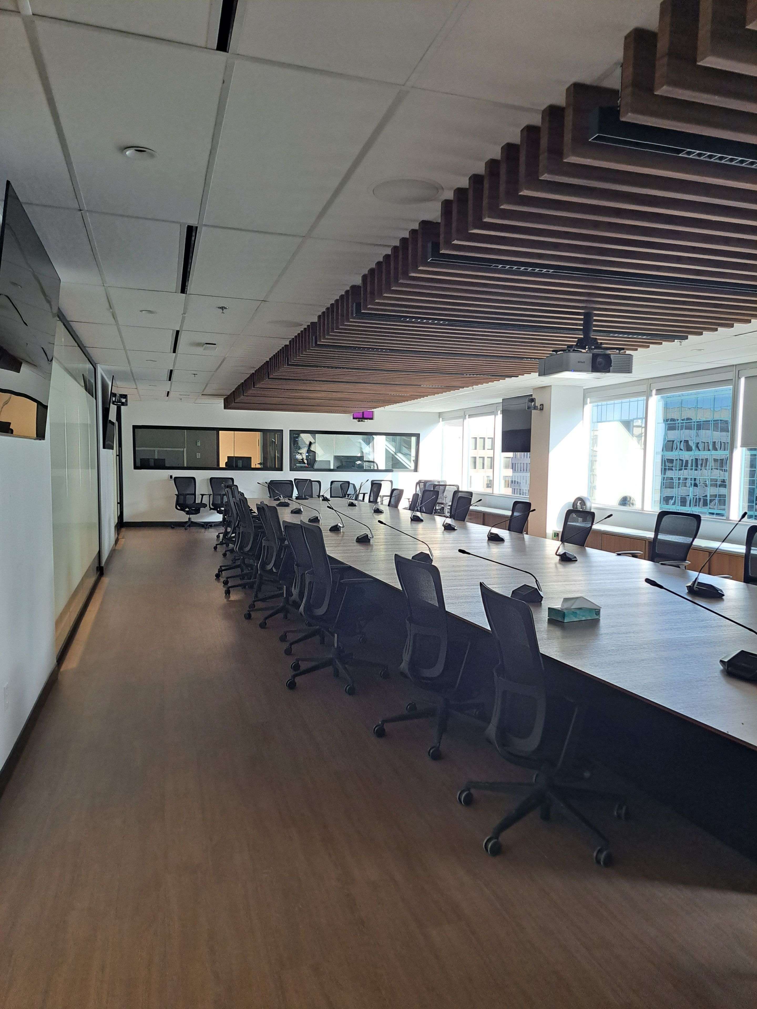 350 Albert ST #18th Floor, Ottawa Centre, ON K1R 1A4