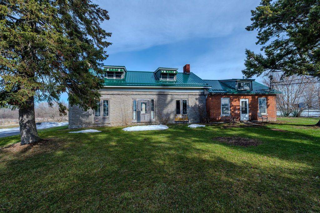 407 Blessington RD, Belleville, ON K0K 1V0