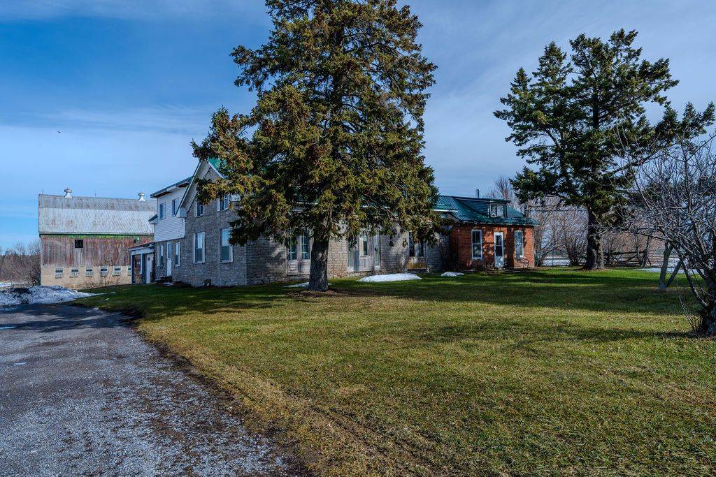 407 Blessington RD, Belleville, ON K0K 1V0