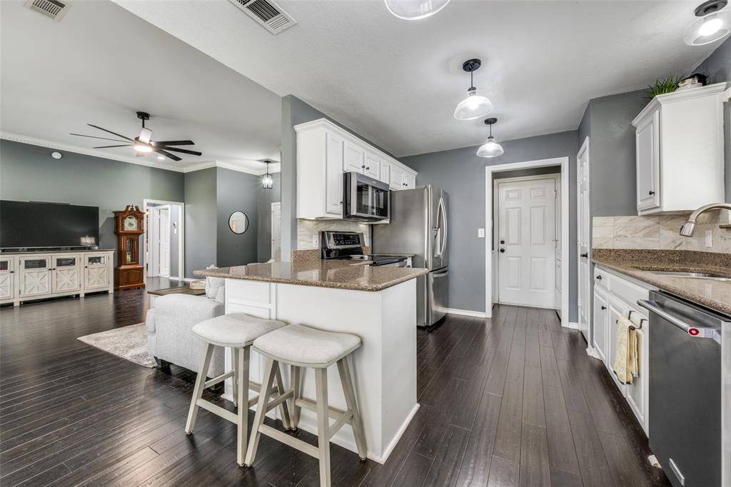 2209 Whispering Oaks, Denton, TX 76209