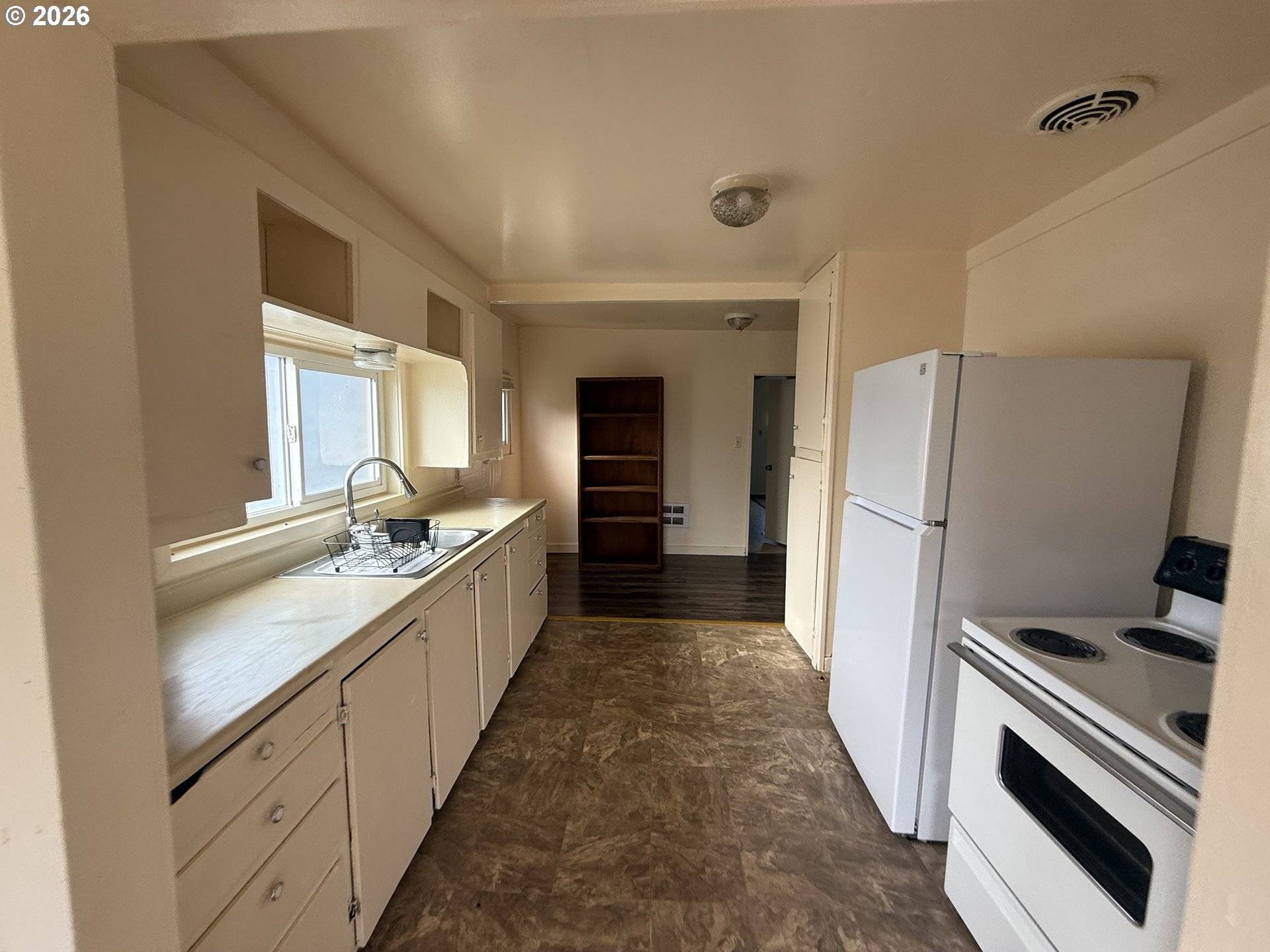 115 N 5TH ST, Lakeside, OR 97449