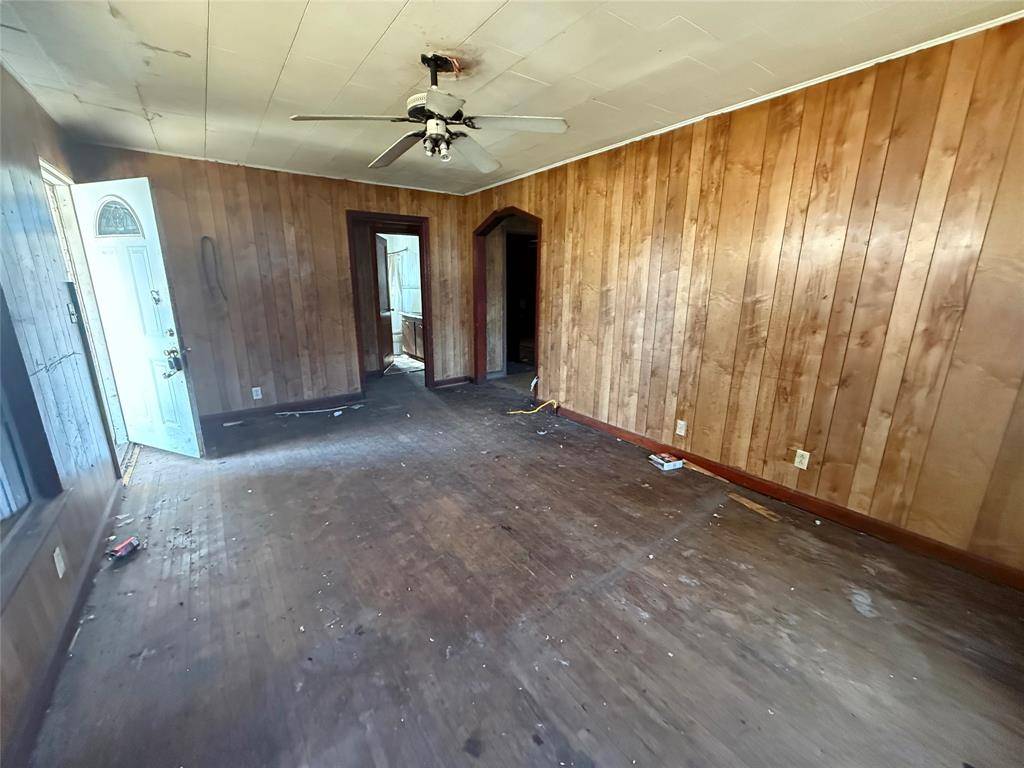 227 24th Street NW, Paris, TX 75460