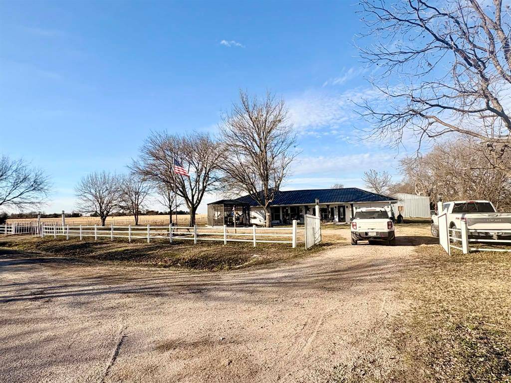 636 County Road 1535, Bonham, TX 75418
