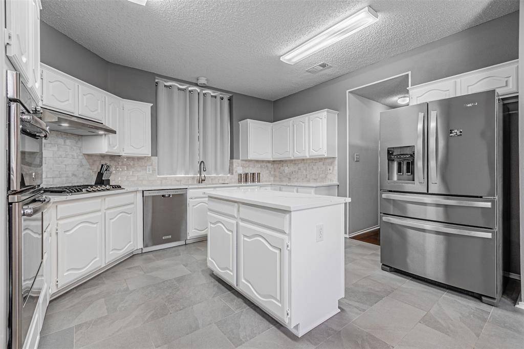 1018 Sumner Drive, Mesquite, TX 75149