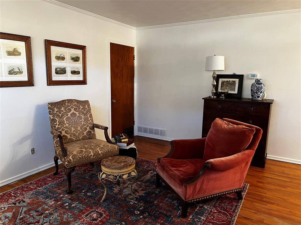 329 N Brighton Avenue, Dallas, TX 75208