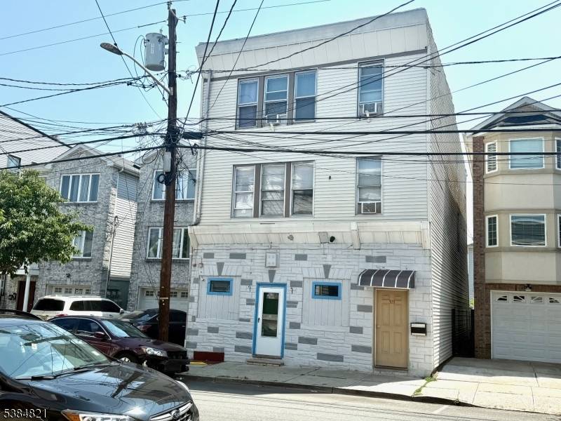 313 Cross St, Harrison Town, NJ 07029