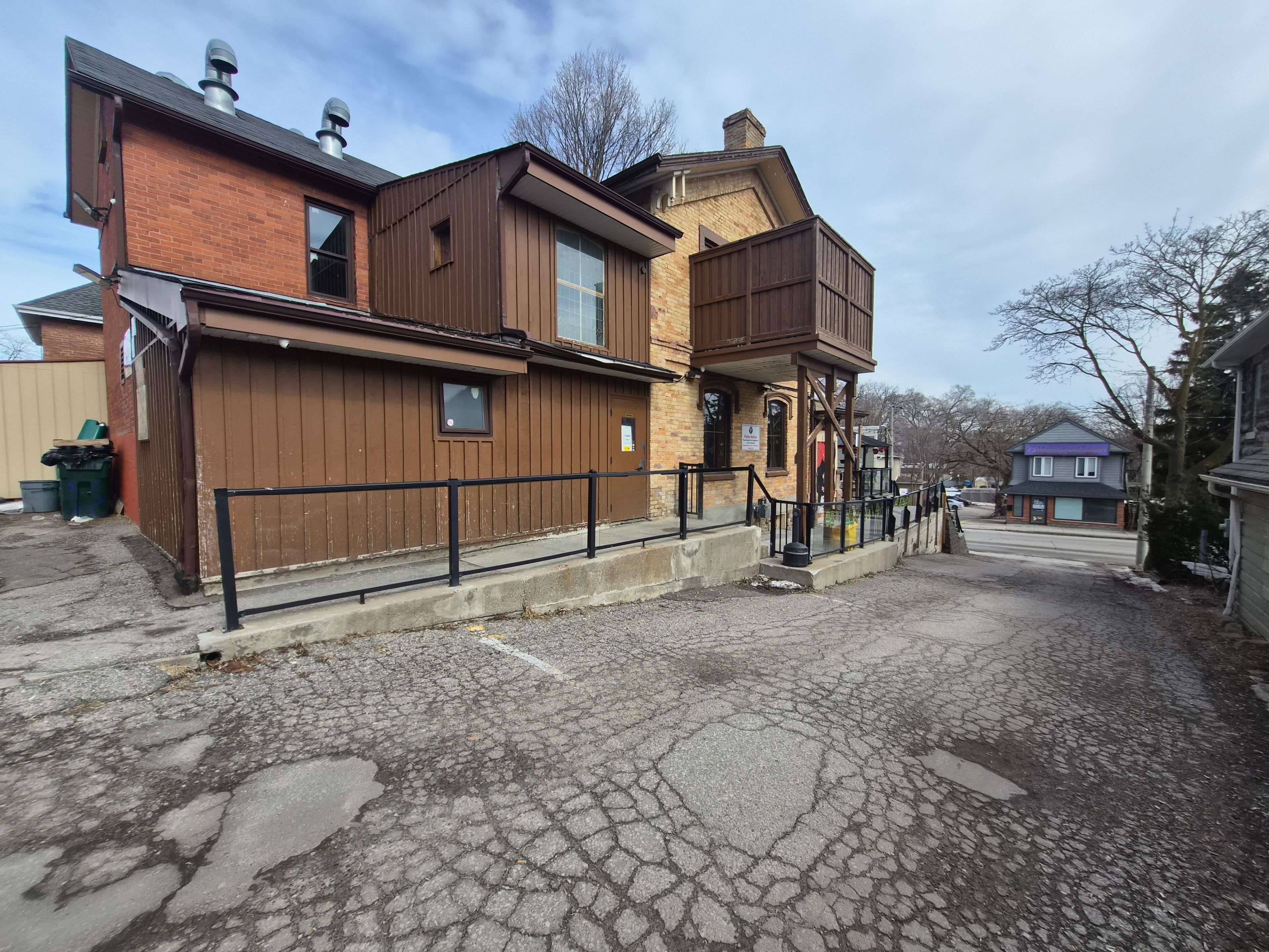 74 Main ST S, Newmarket, ON L3Y 3Y6