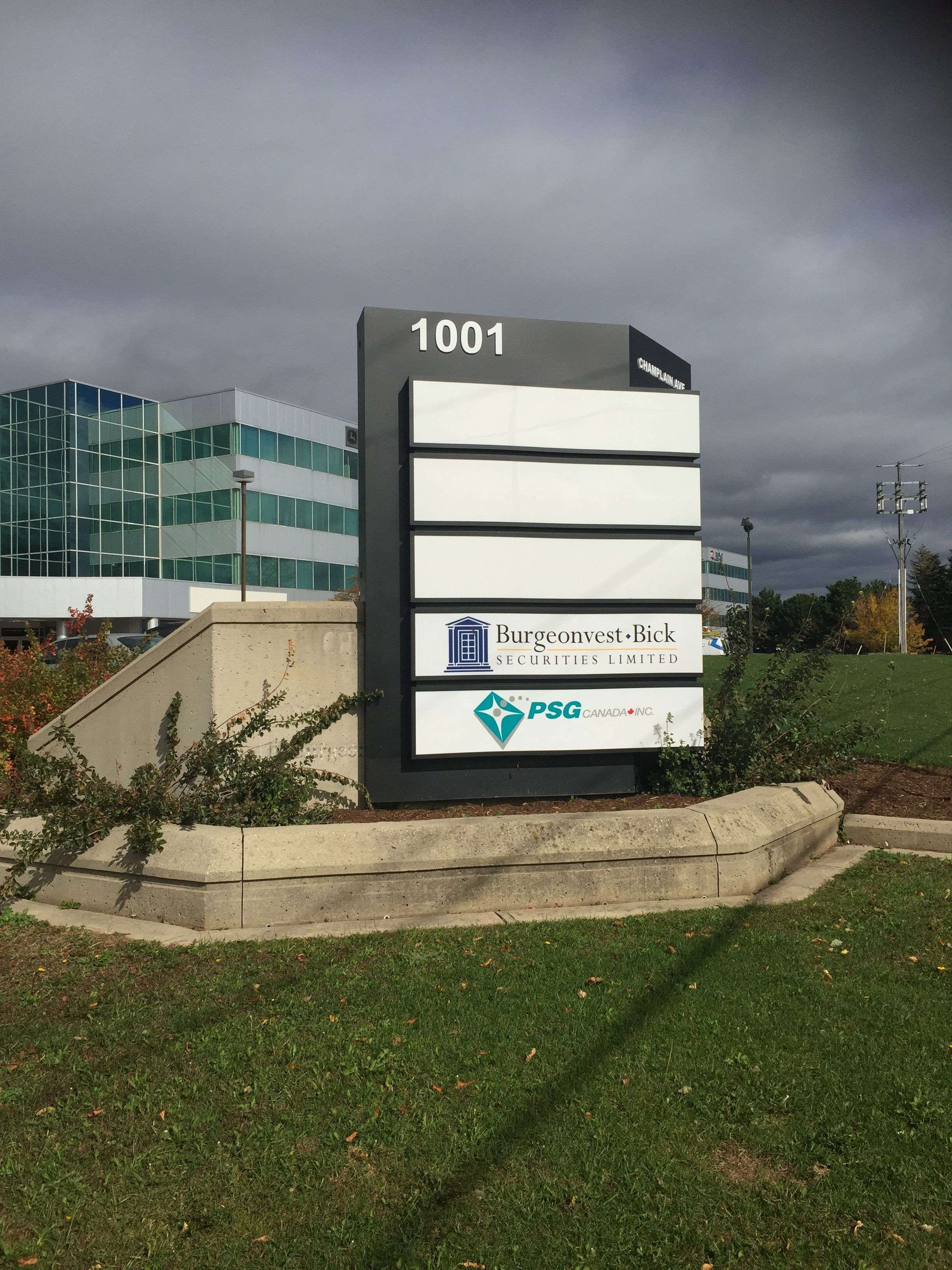 1001 Champlain AVE #204, Burlington, ON L7L 5Z4