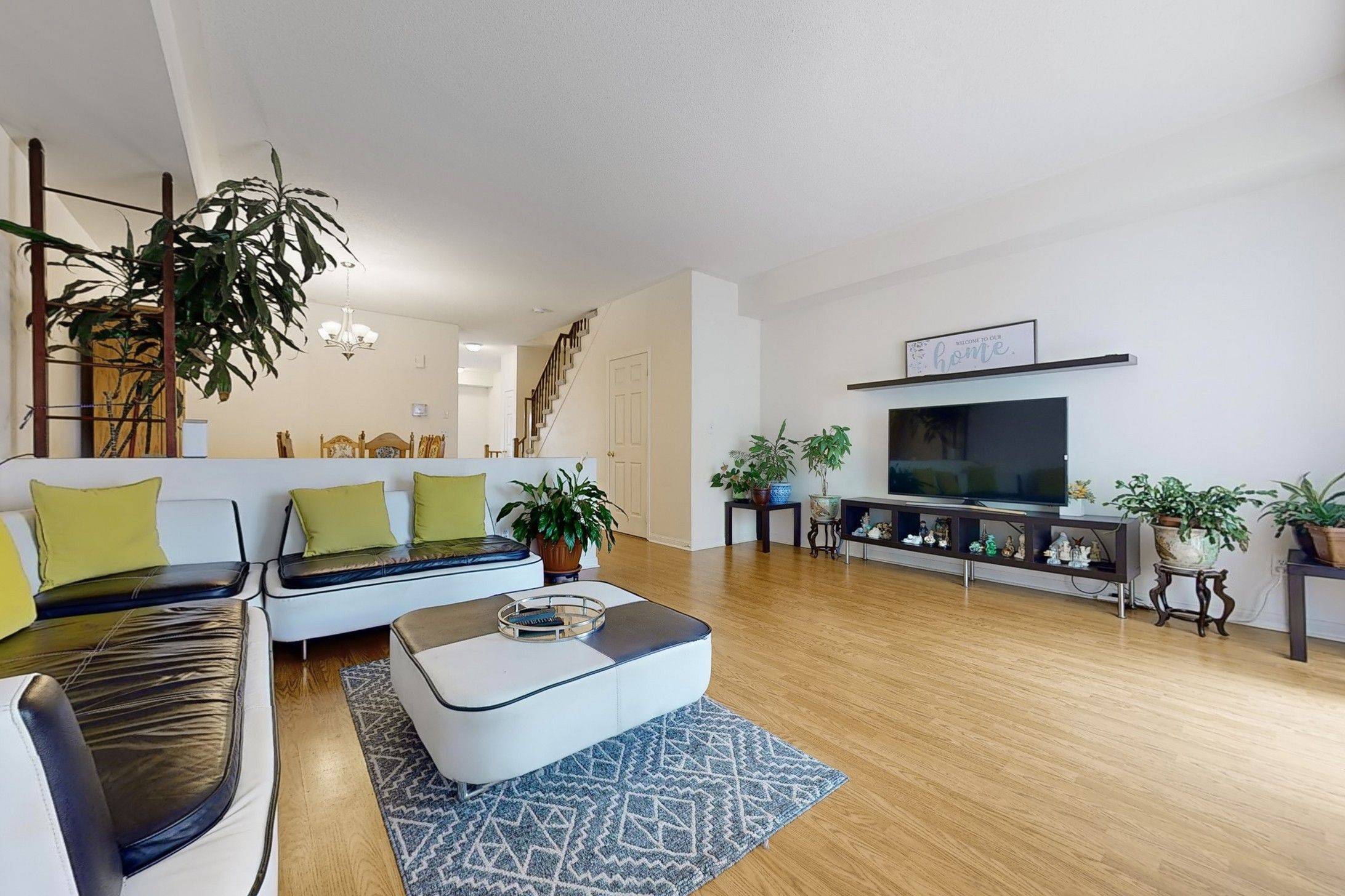 3029 Finch AVE W #13, Toronto W05, ON M9M 0A2
