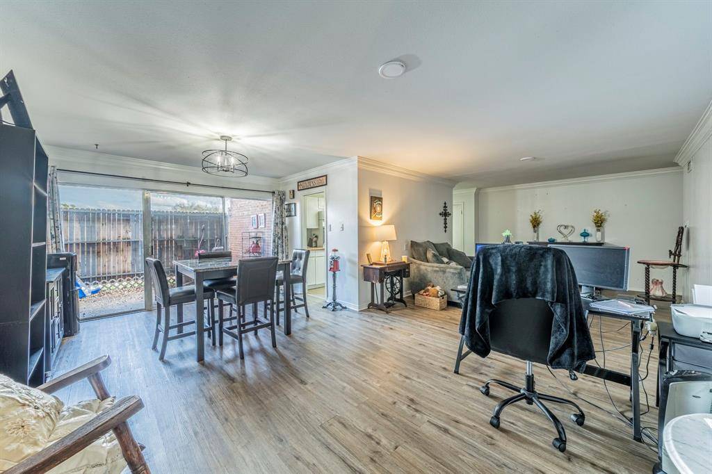 558 E Avenue J #B, Grand Prairie, TX 75050