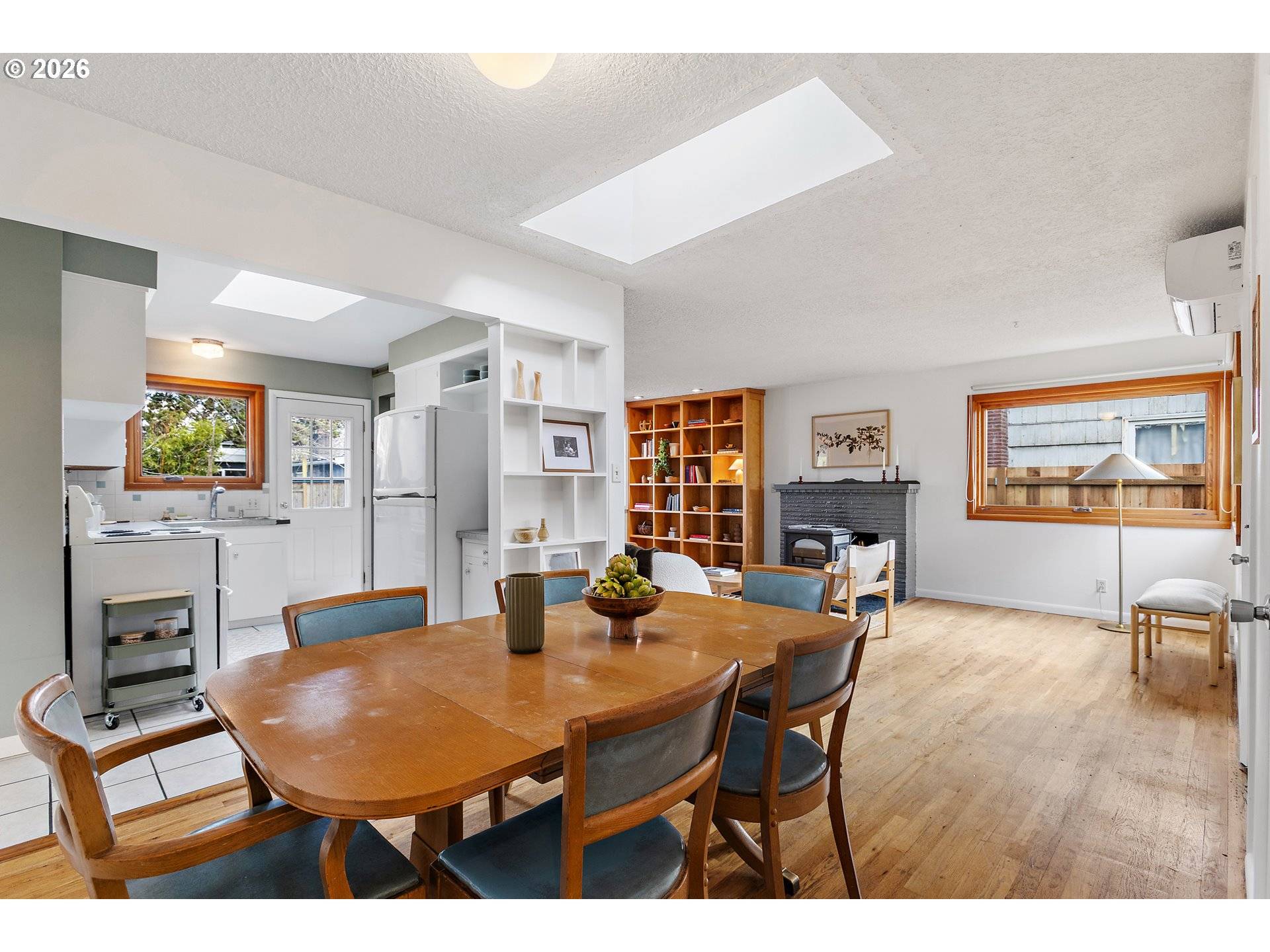 8047 SE CLAY ST, Portland, OR 97215