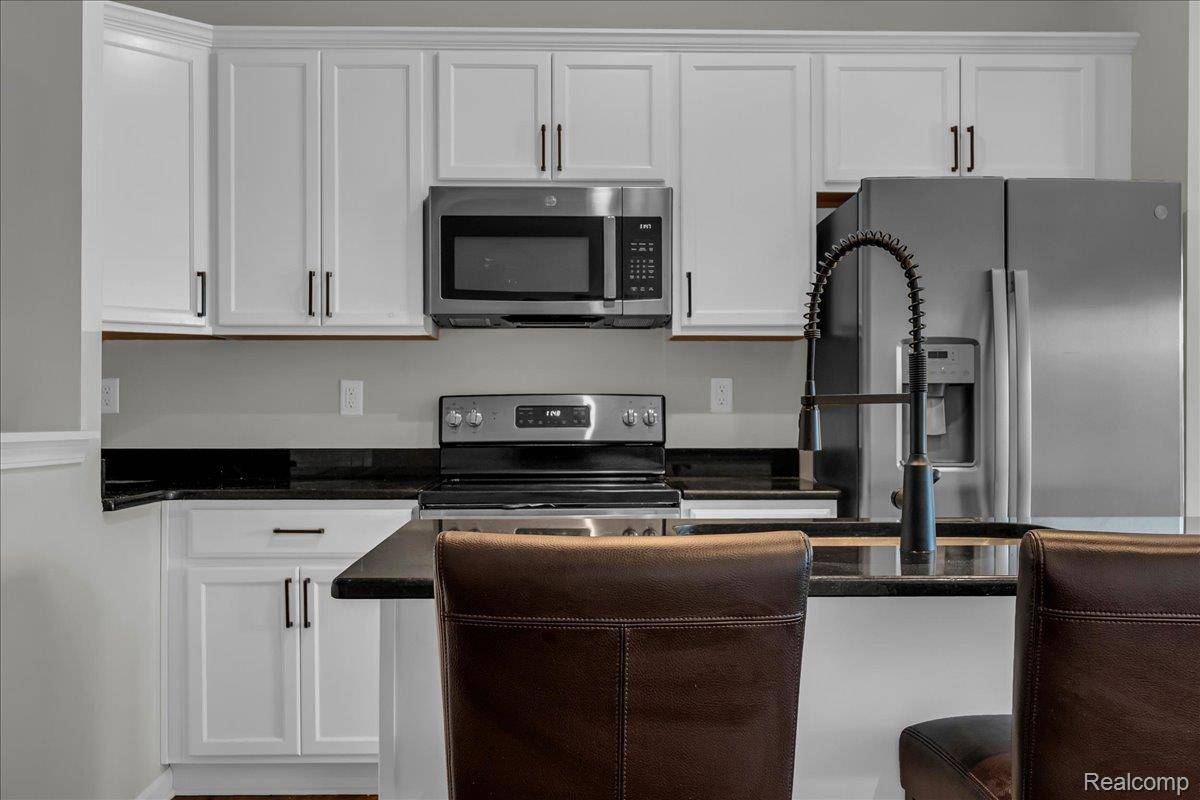 831 Plum Village DR, Raisinville Township, MI 48161