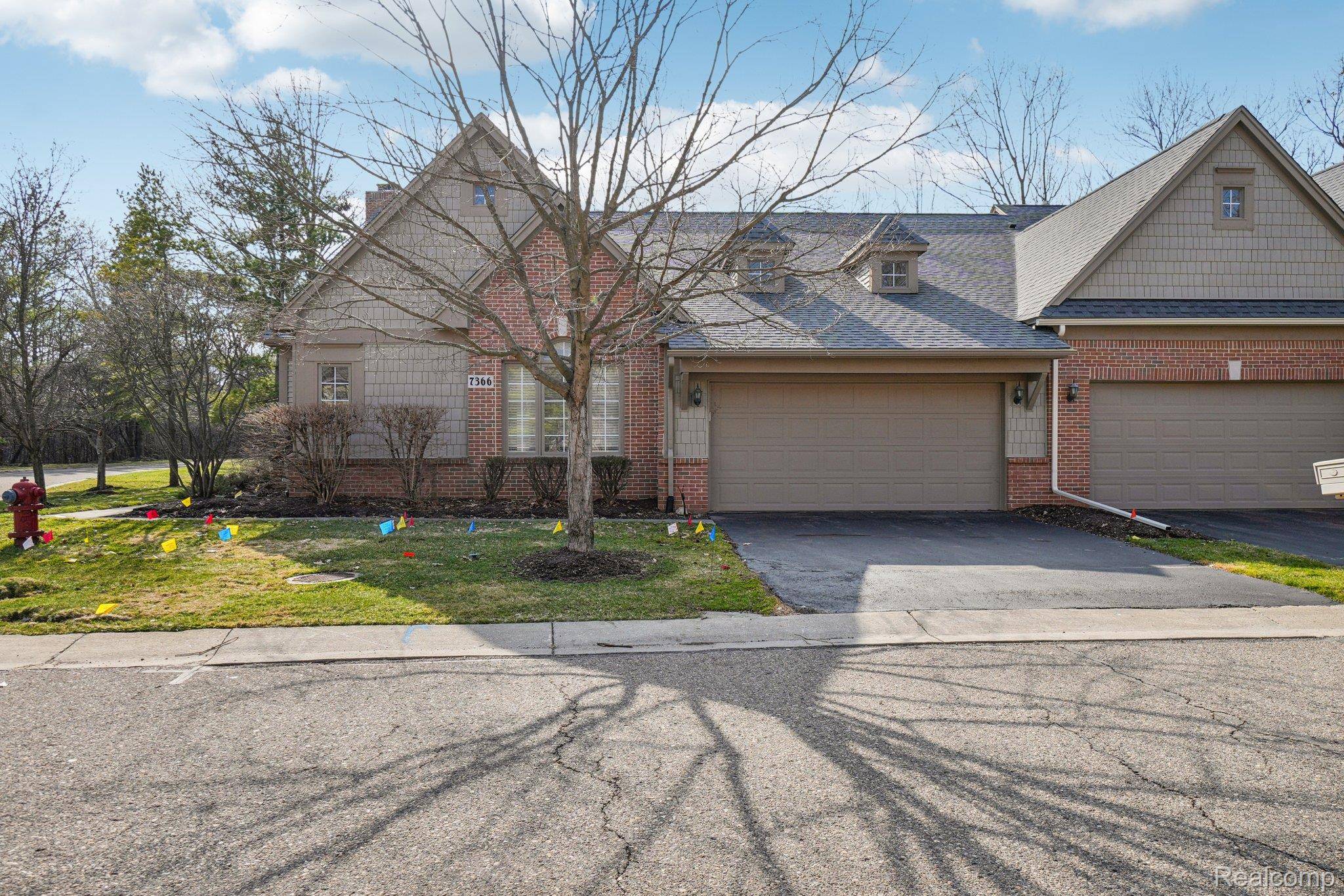 7366 Crackling Creek CIR #1, West Bloomfield Charter Township, MI 48322