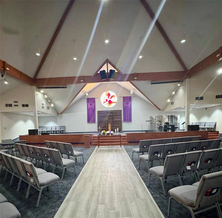 2045 SE Green Oaks Boulevard, Arlington, TX 76017