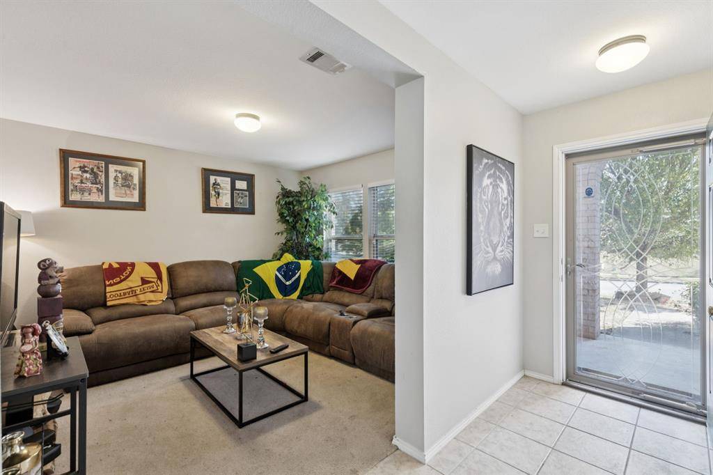 532 Prince Street, Cedar Hill, TX 75104