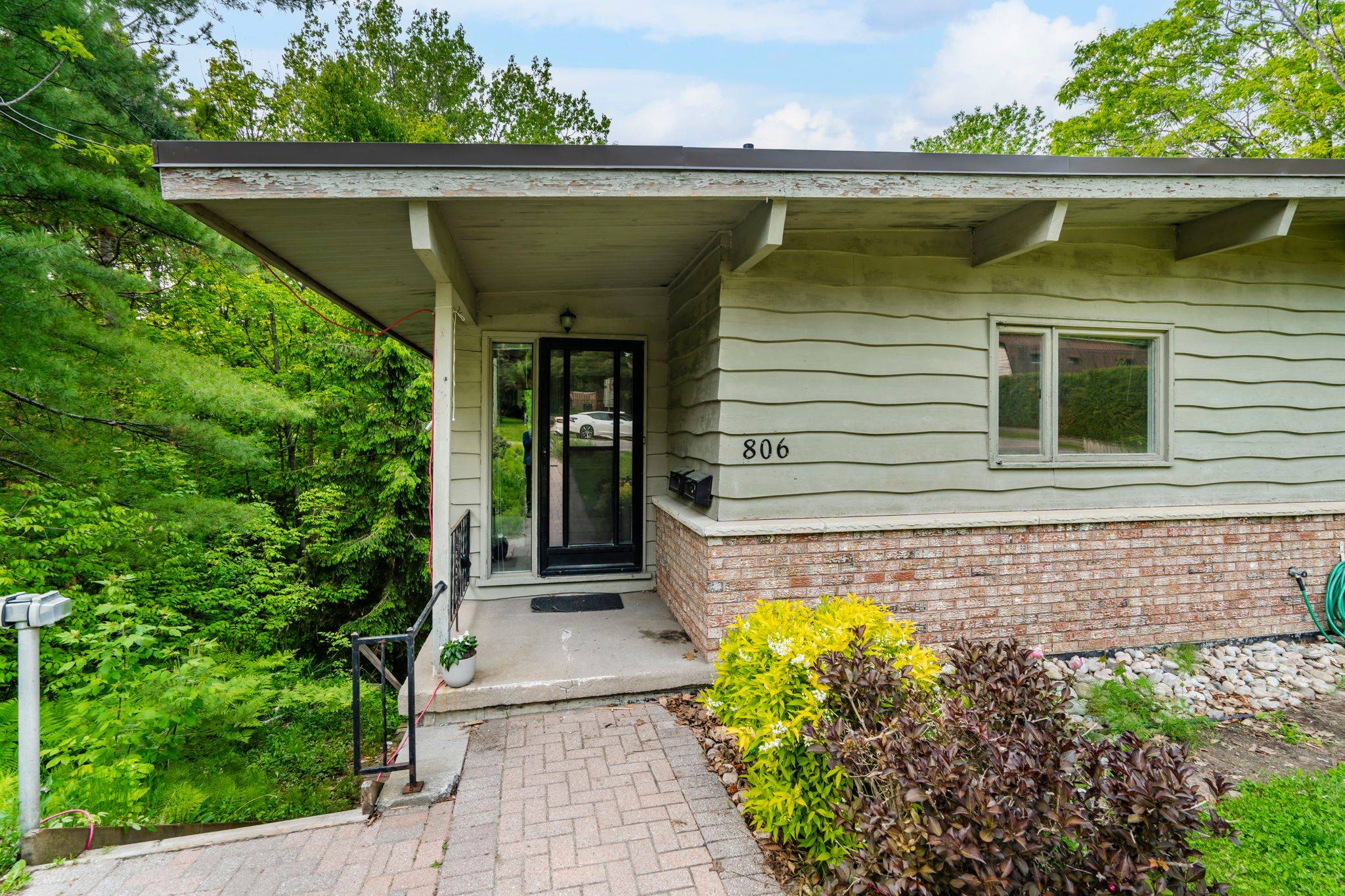 806 Victoria ST, Midland, ON L4R 1B6