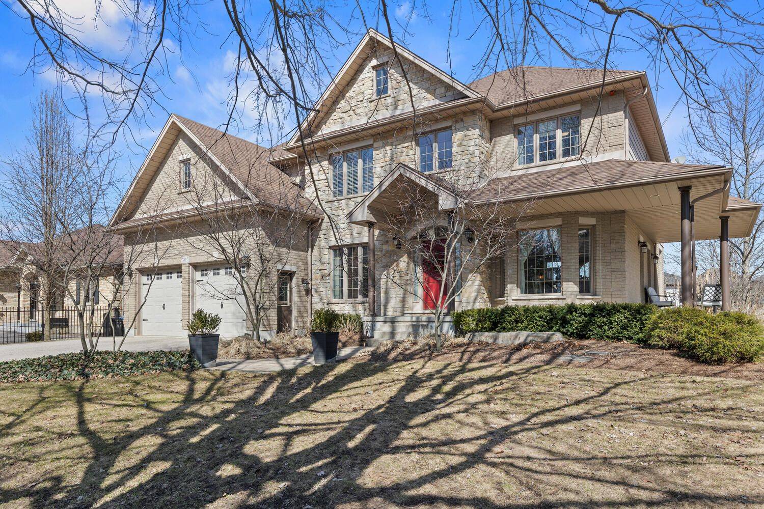 2610 Emerson ST, Strathroy-caradoc, ON N0L 1W0