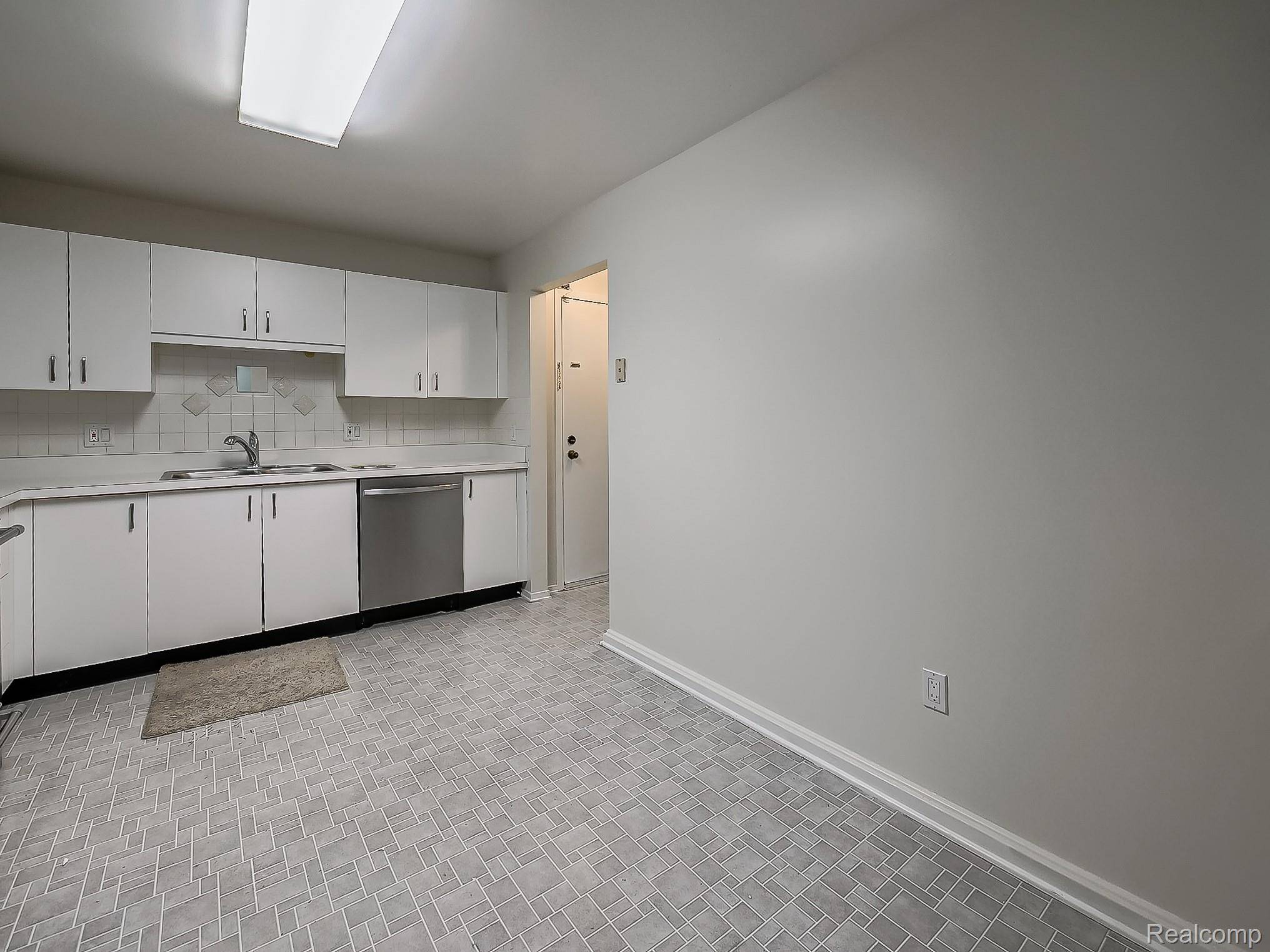 30414 Orchard Lake RD #12, Farmington Hills, MI 48334