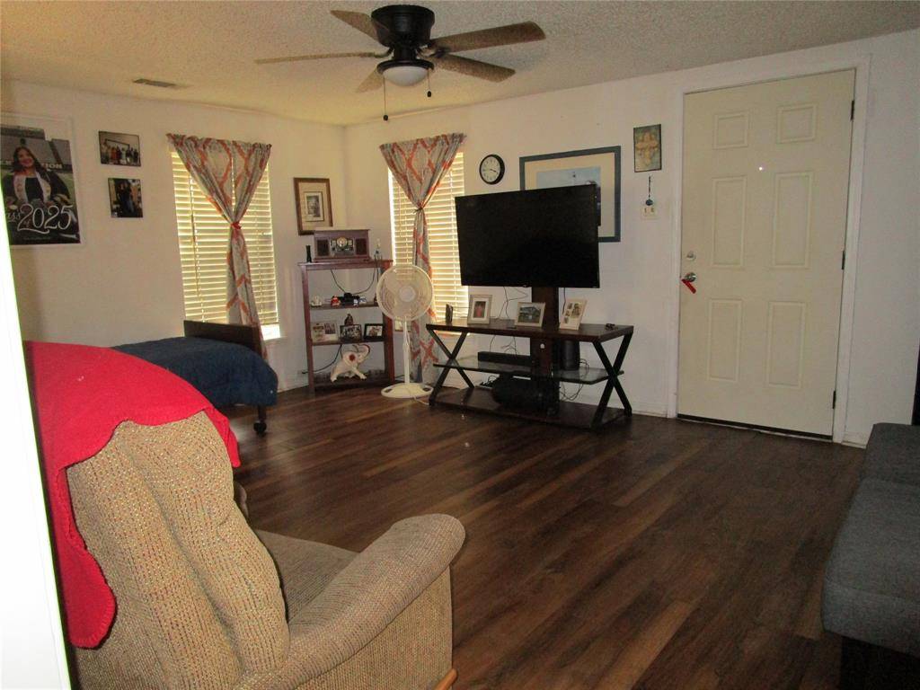 3718 N Westmoreland Road, Dallas, TX 75212