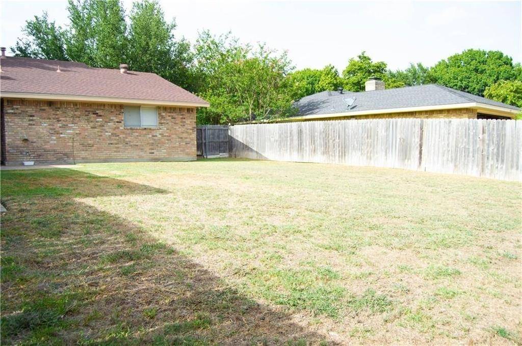 416 Lisa Lane, Desoto, TX 75115