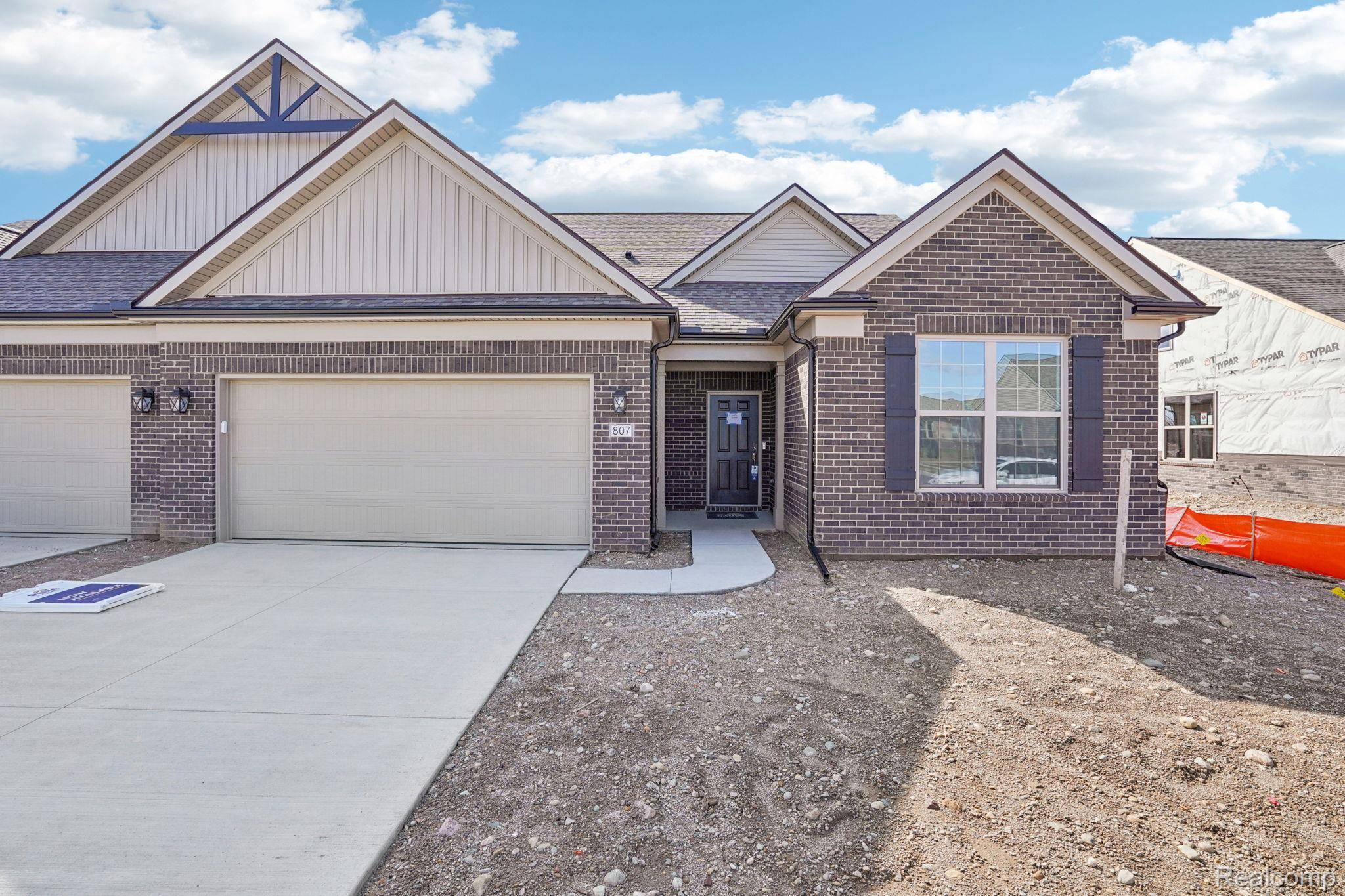 807 Kelpie DR, Pittsfield Charter Township, MI 48108