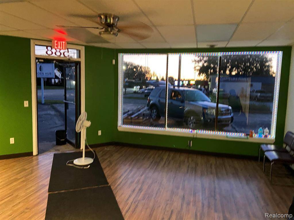 588 Pointe Tremble RD, Algonac, MI 48001