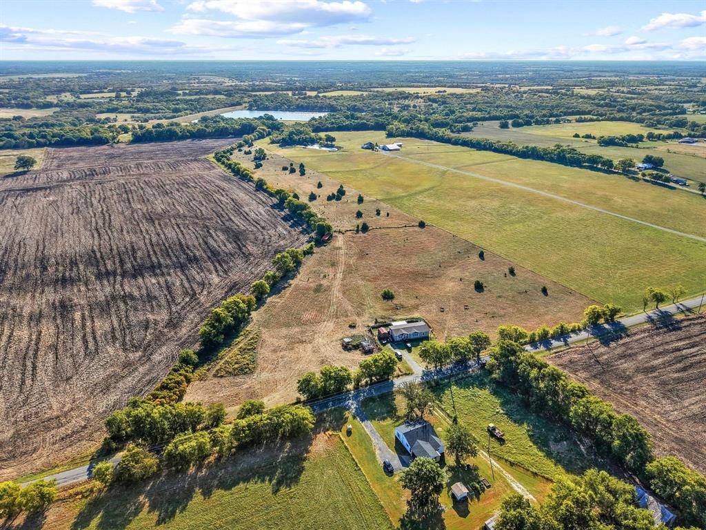 1220 Sears Road, Bells, TX 75414