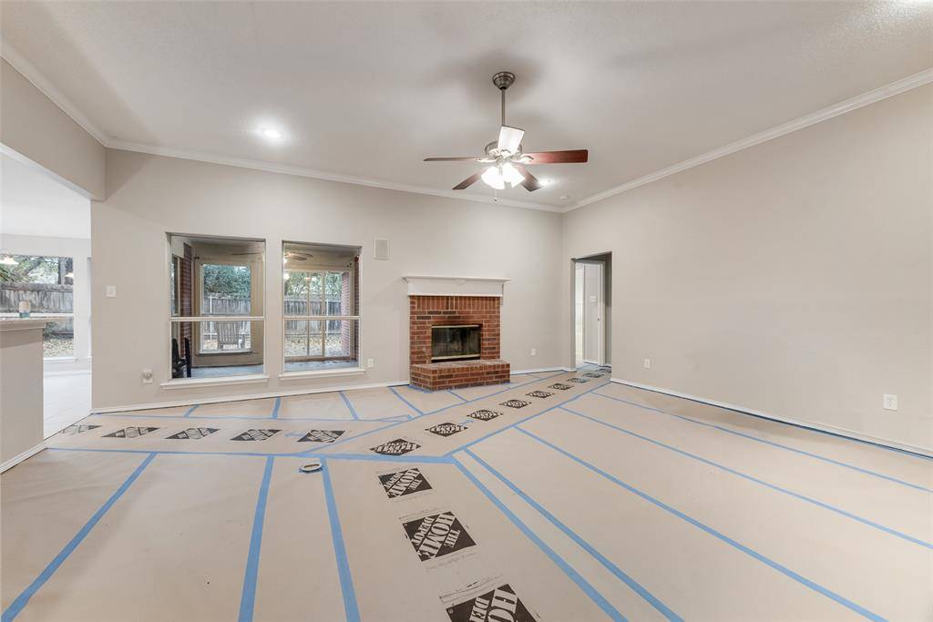 617 Madeline Court, Azle, TX 76020