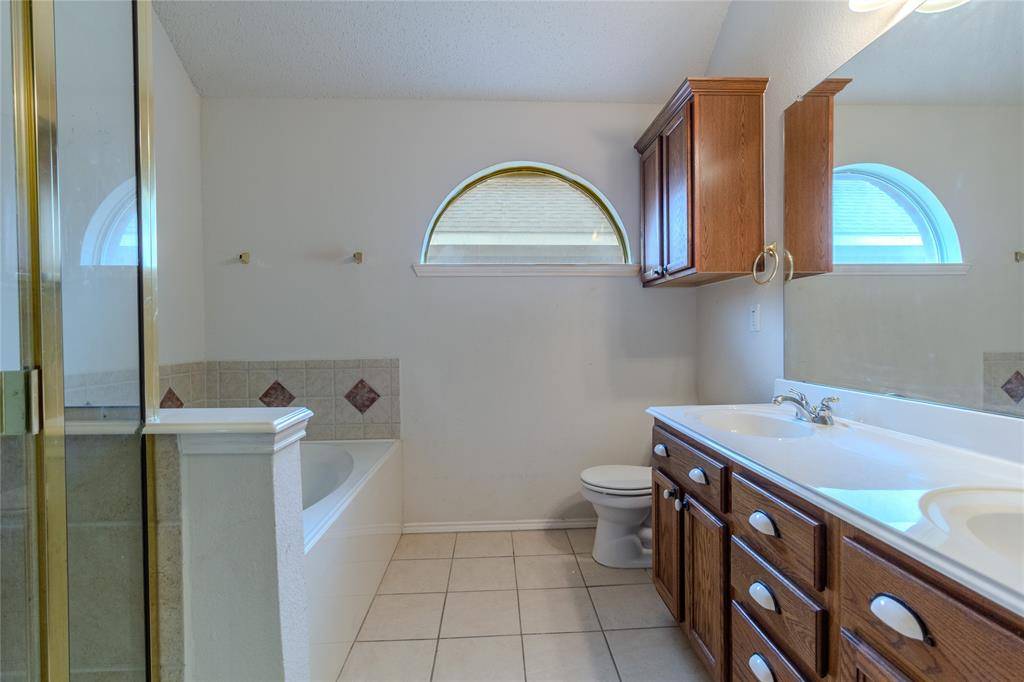 8504 Rock Creek Drive, Fort Worth, TX 76123