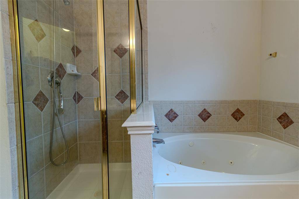 8504 Rock Creek Drive, Fort Worth, TX 76123