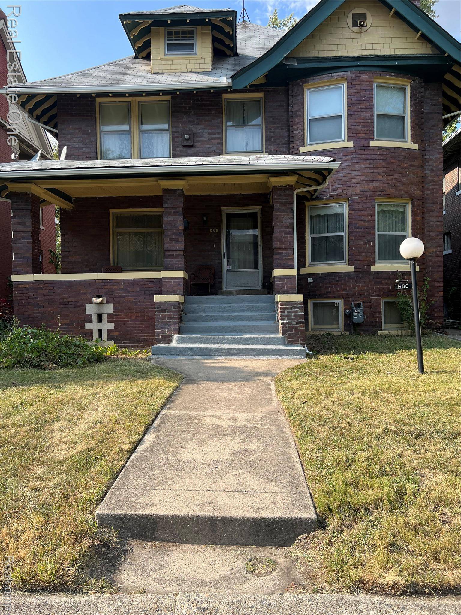 686 ATKINSON S, Detroit, MI 48202