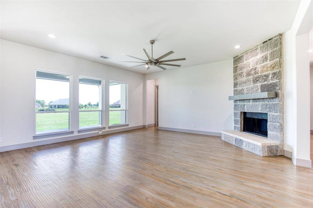 1333 Canyon Lake Road, Wills Point, TX 75169