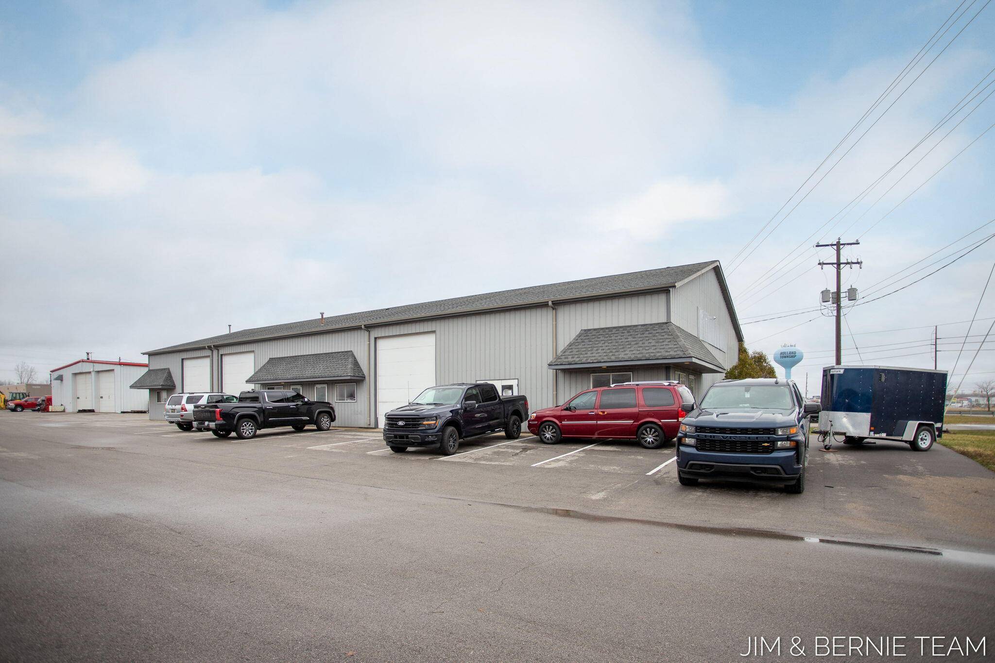 11322 E Lakewood BLVD, Hollandchartertownship_ottawa, MI 49424